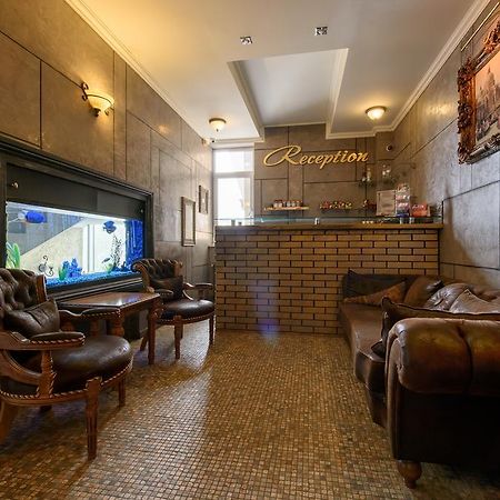Premium Hotel Chernivtsi Bagian luar foto