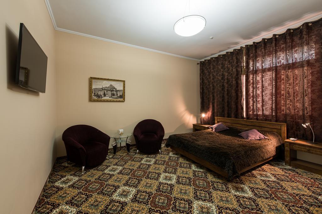 Premium Hotel Chernivtsi Ruang foto