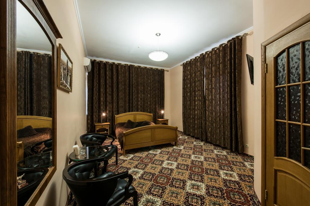Premium Hotel Chernivtsi Ruang foto