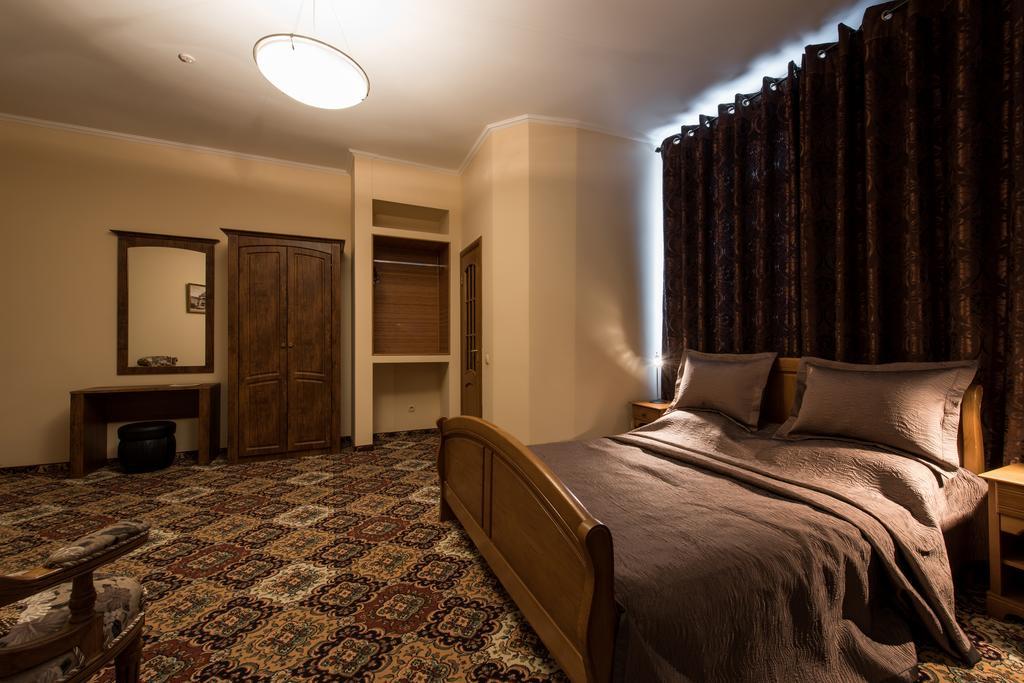 Premium Hotel Chernivtsi Ruang foto