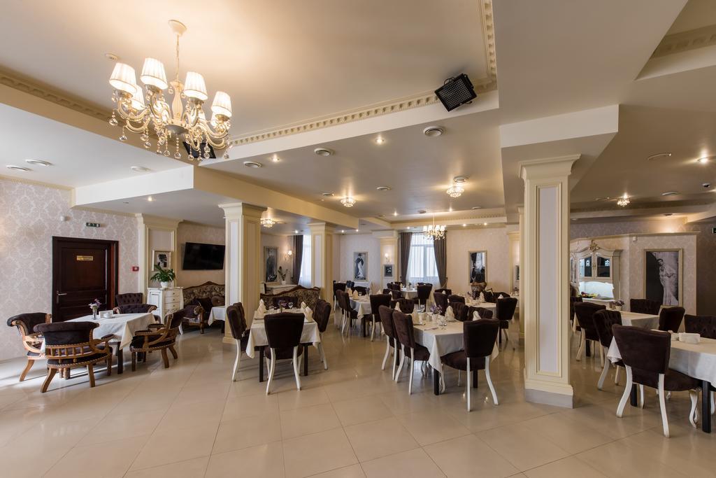 Premium Hotel Chernivtsi Bagian luar foto