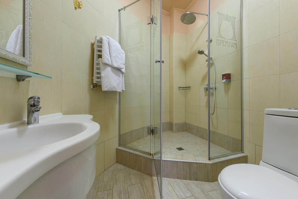 Premium Hotel Chernivtsi Ruang foto